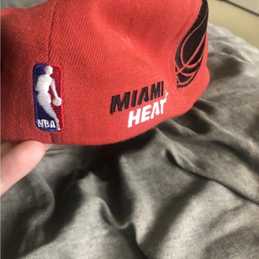MIAMI HEAT RARE HAT - Picture 3 of 6